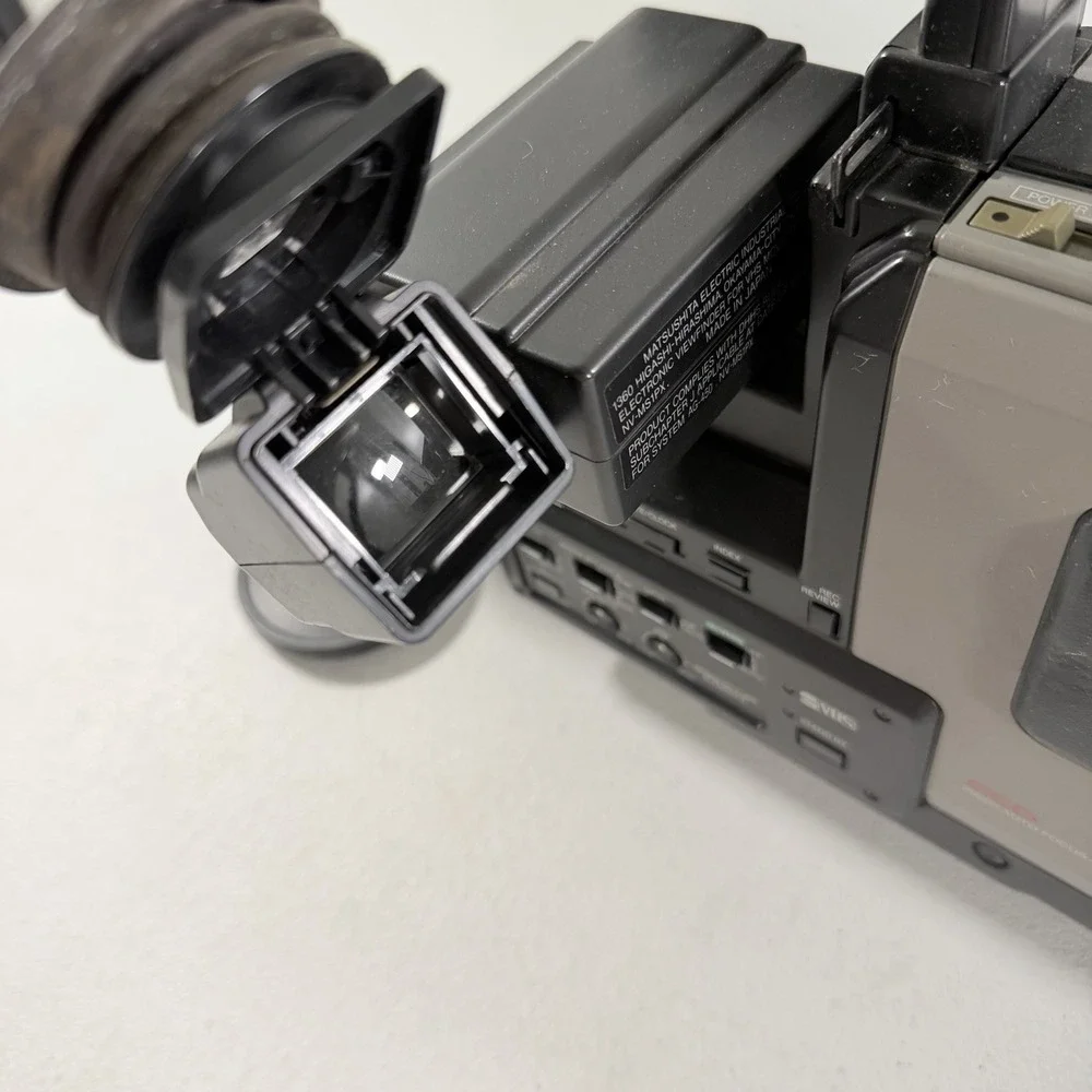Panasonic AG-450 S-VHS VHS Reporter Movie Camcorder AS IS FOR PARTS READ